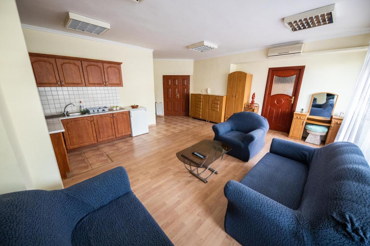 德布勒森Elit Apartman公寓 外观 照片